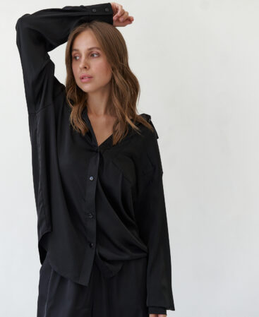 Silk suit with shirt and trousers