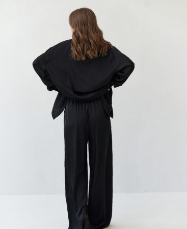 Silk suit with shirt and trousers