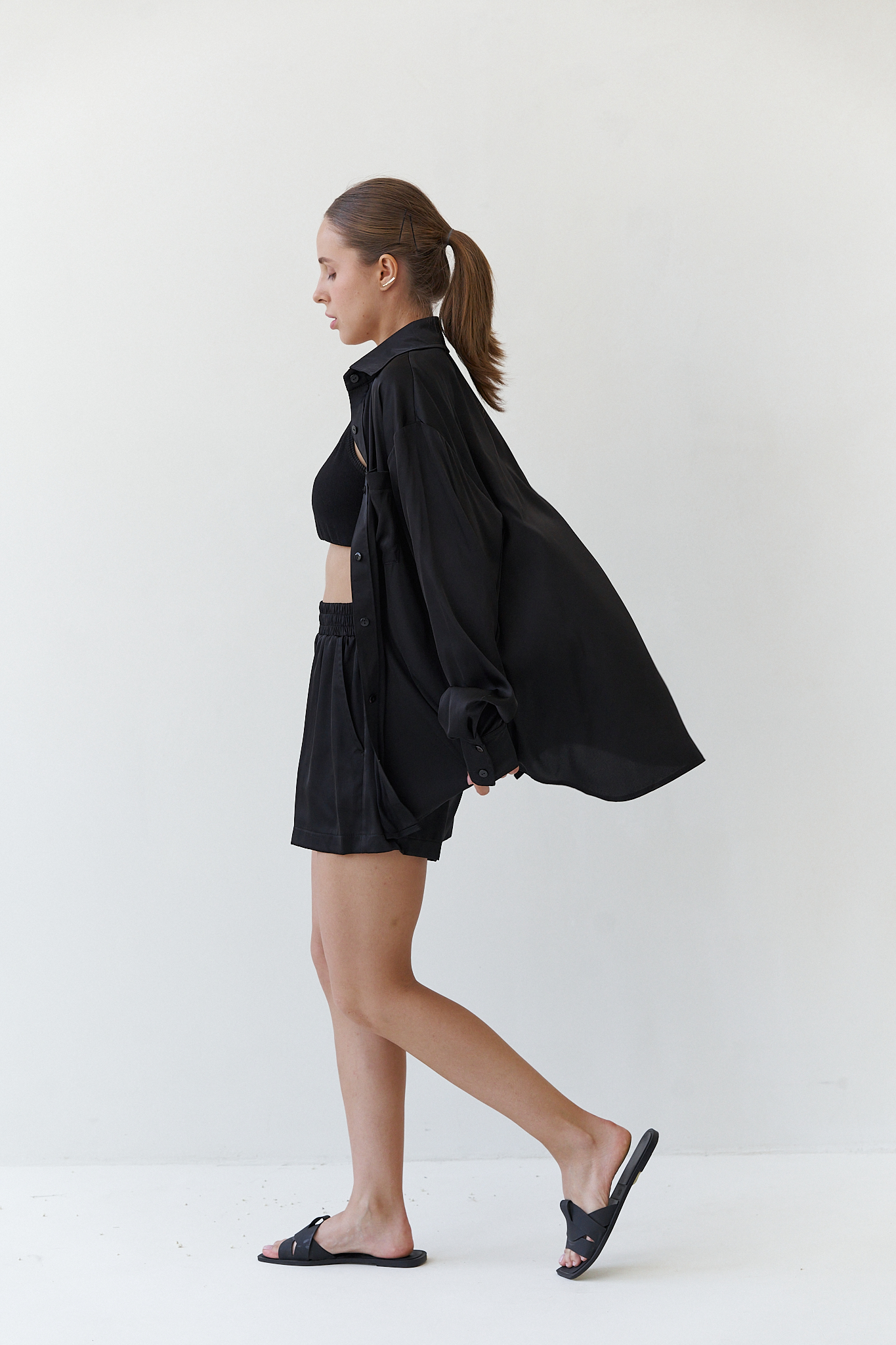 Шовковий костюм з шортами BLACK