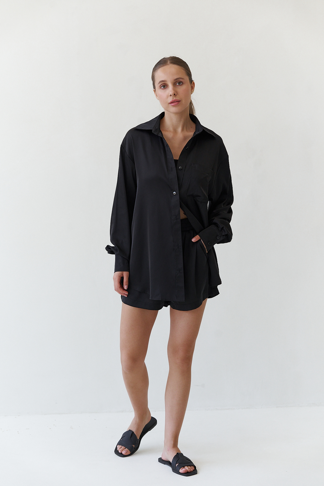 Шовковий костюм з шортами BLACK