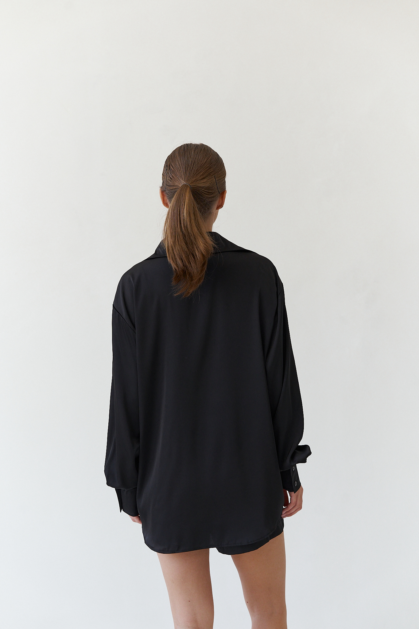 Шовковий костюм з шортами BLACK