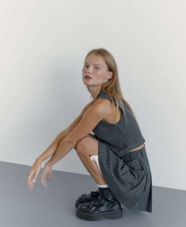Skirt with white pockets
