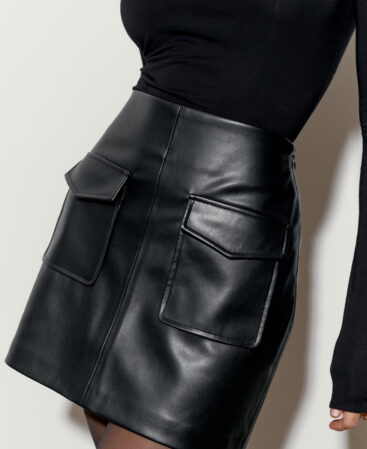 Leather skirt with pockets