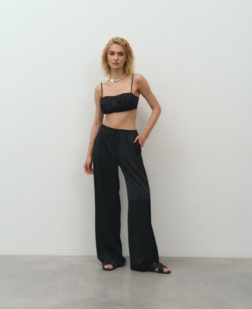 Satin top LOVE BLACK